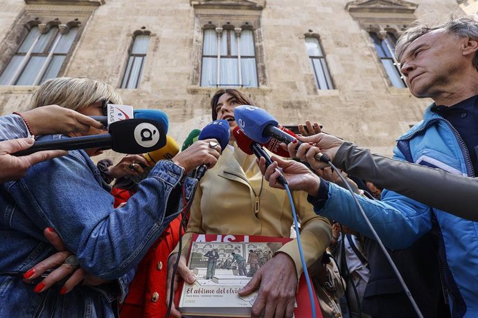 Archivo - La ministra de Ciencia, Diana Morant, atiende a medios