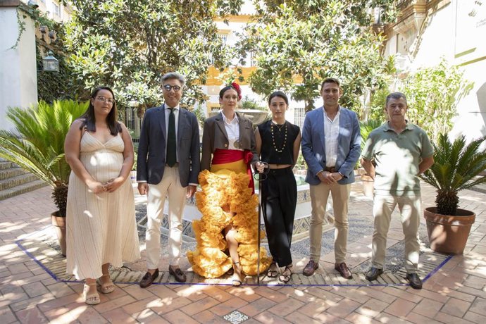 Andrés Lorite (segundo por la izda.), en la presentación de las fiestas de Obejo.