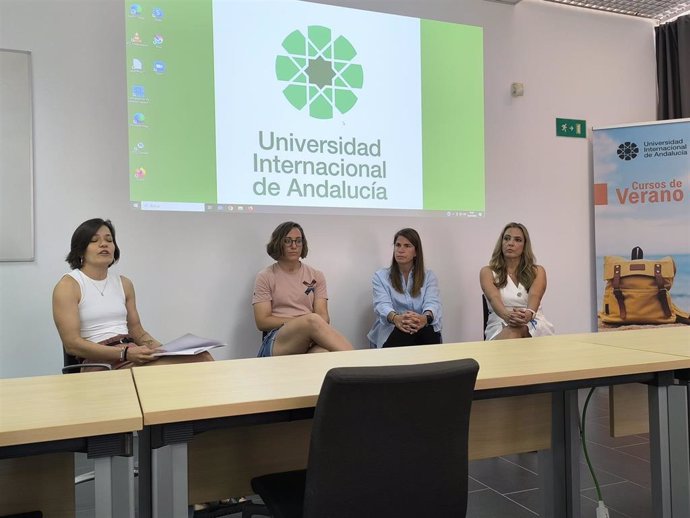 Mesa redonda sobre 'Deportes, Valores y Género' celebrada en la Universidad Internacional de Andalucía en su sede de Santa María de la Rábida (Huelva).