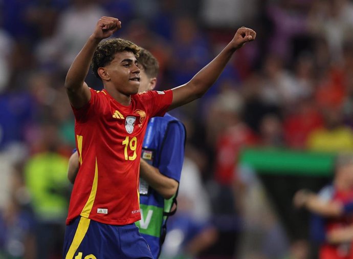 Lamine Yamal of Spain celebrates at the final whistle during the UEFA European Championships semi final match at Allianz Arena, Munich