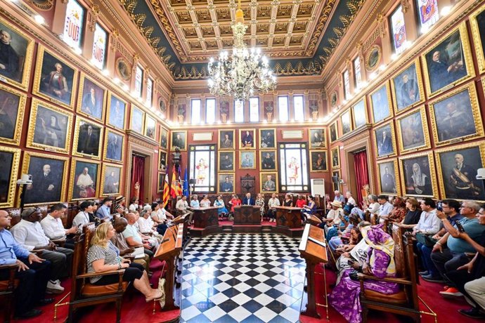 El alcalde de Palma recibe a más de 50 asociaciones y entidades de residentes extranjeros