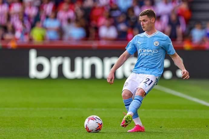 Archivo - Sergio Gomez (21) of Manchester City during the English championship Premier League football match between Brentford and Manchester City on 28 May 2023 at Gtech Community Stadium in Brentford, England - Photo Nigel Keene / ProSportsImages / DPPI