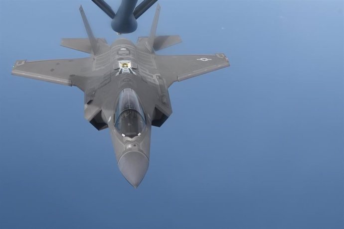 Archivo - Imagen de archivo de un avión de combate F-35.