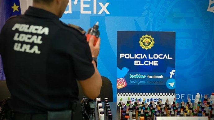 Intervingudes quasi 15.000 agulles amb deficincies en estudis de tatuatge d'Elx