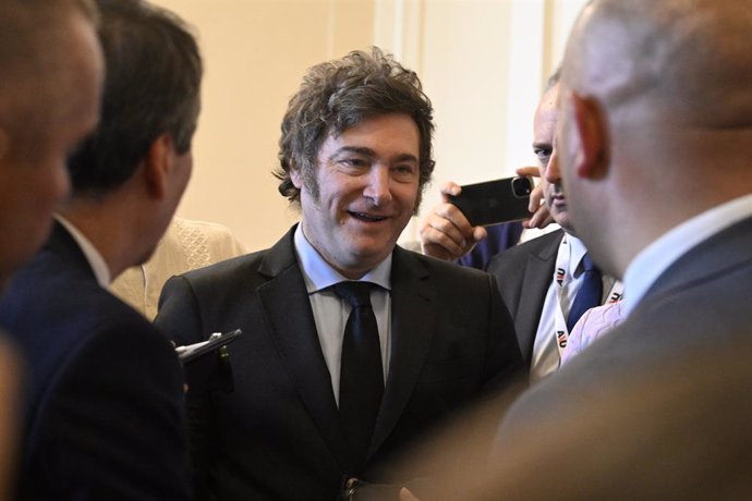 24 June 2024, Czech Republic, Prague: Argentine President Javier Milei (C) arrives at the Zofin Palace to give a lecture entitled "What to do with an ineffective government". Photo: ?ulová Kateina/CTK/dpa