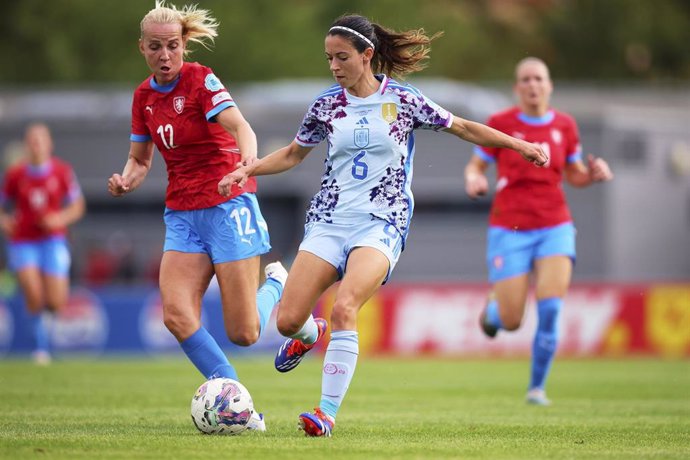 Aitana Bonmatí, en un partido con la selección española de fútbol.