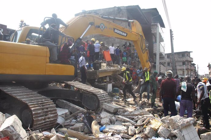 Archivo -  Derrumbe de una escuela en Nigeria.