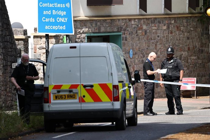 Policía en el Puente Colgante de Clifton, en Bristol