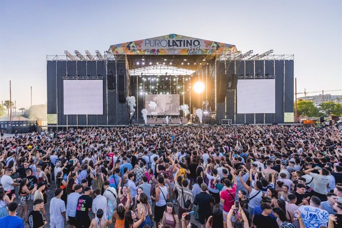 Ayer se inauguró el Puro Latino Almería Fest.