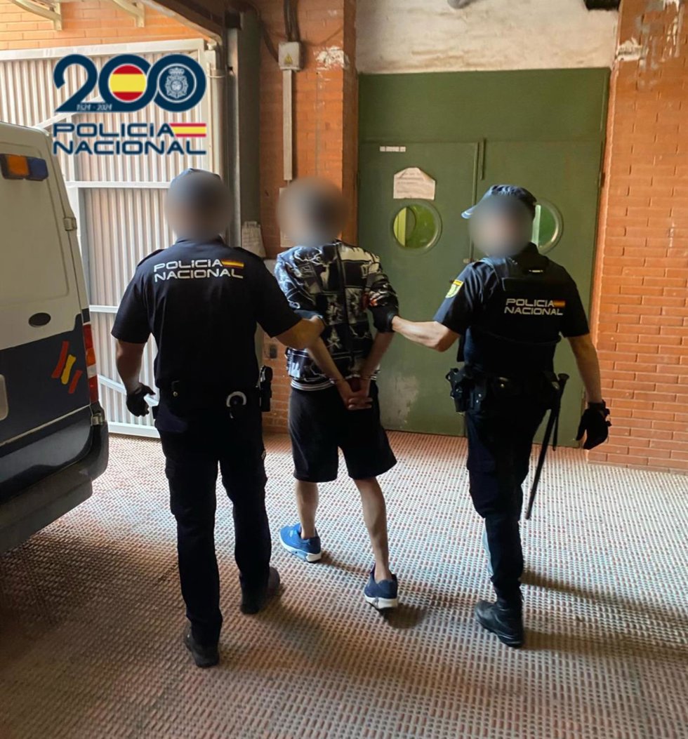 Detenida una persona por cometer siete robos con fuerza en establecimientos de la zona centro de Elche