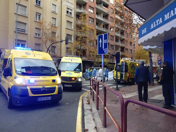 Archivo - Lugar del atropello de una niña de 12 años en Vara de Rey con la calle Huesca en Logroño