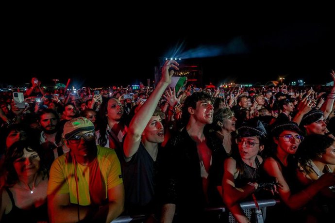 Ambiente durante durante un concierto de la banda Mneskin  en el festival Mad Cool, a 12 de julio de 2024, en Madrid (España). 