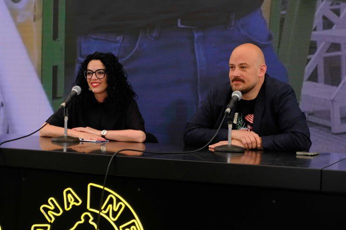 La consejera de Cultura, Política Llingüística y Deporte, Vanessa Gutiérrez, clausura la Semana Negra de Gijón.
