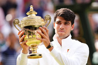 Alcaraz fulmina a Djokovic y sigue haciendo historia con su segundo Wimbledon
