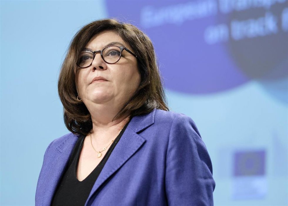 Archivo - La comisaria de Transporte de la Unión Europea (UE), Adina Valean (archivo)