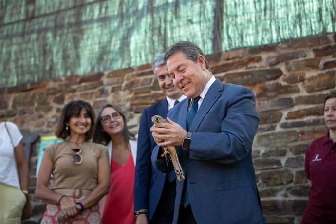 El presidente de C-LM, Emiliano García-Page, en la reforma del CERI de Sevilleja de la Jara.