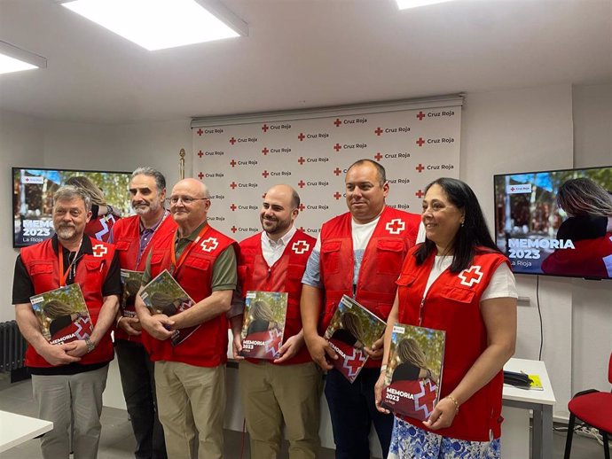 El equipo directivo del comité autonómico de Cruz Roja en La Rioja durante la presentación de la Memoria Anual de 2023