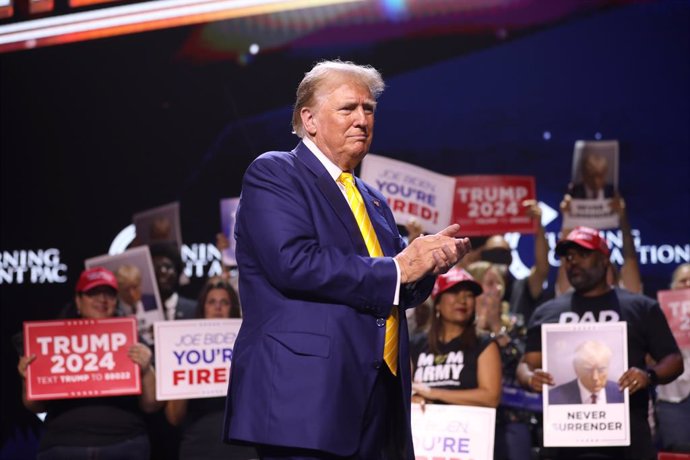 Archivo - 06 June 2024, US, Phoenix: Former US President Donald Trump speaks at a Chase the Vote rally in Phoenix, Arizona. Photo: Gage Skidmore/ZUMA Press Wire/dpa