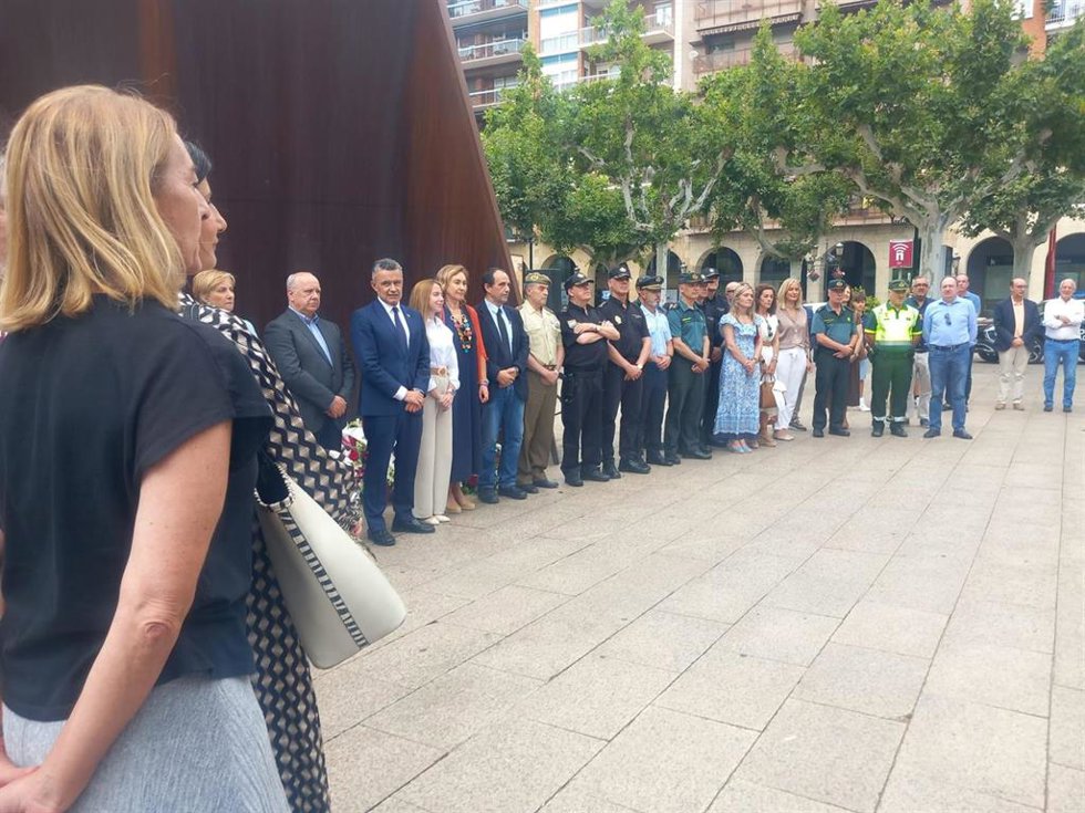 Logroño recuerda a Miguel Ángel Blanco y pide a los más jóvenes que "no olviden" porque "se lo debemos a las víctimas"