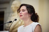 Ayuso ve "inexplicable" el "cordón sanitario" que Vox ha impuesto al PP y recuerda que el "enemigo" es el Gobierno