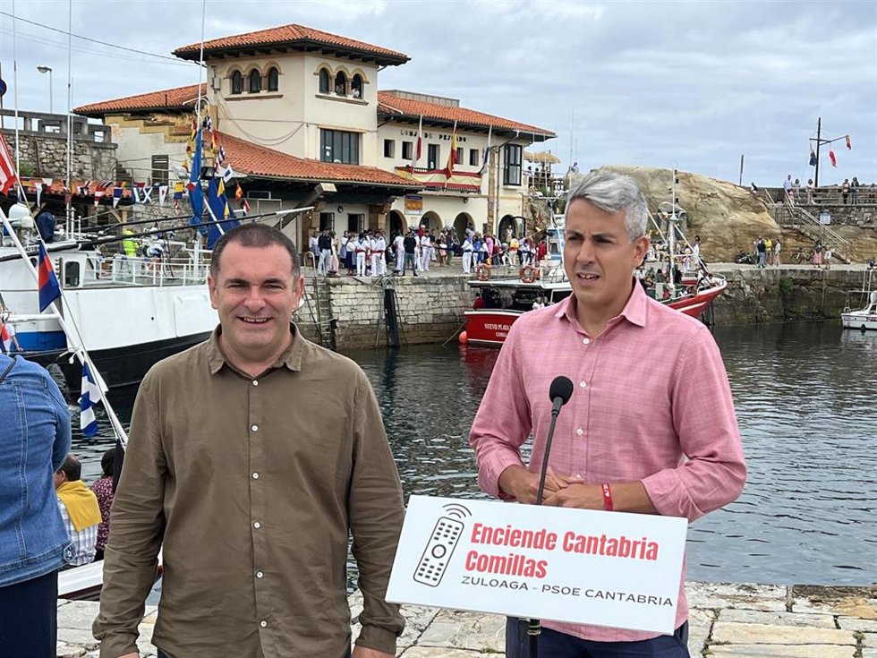 El secretario general del PSC-PSOE, Pablo Zuloaga, en Comillas