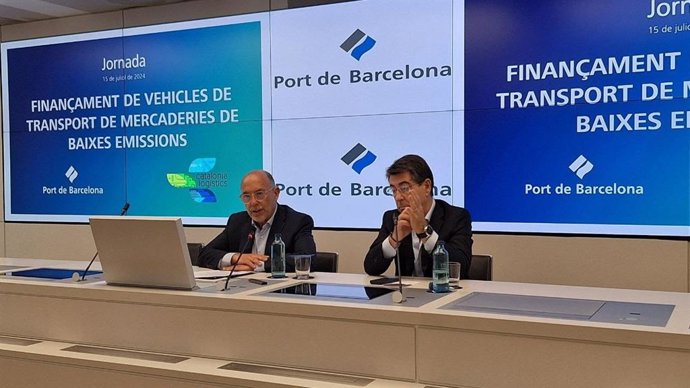 El jefe de Medio Ambiente del Puerto de Barcelona, Jordi Vila, y el presidente del Clúster Catalonia Logistics, Joaquim Salvat.
