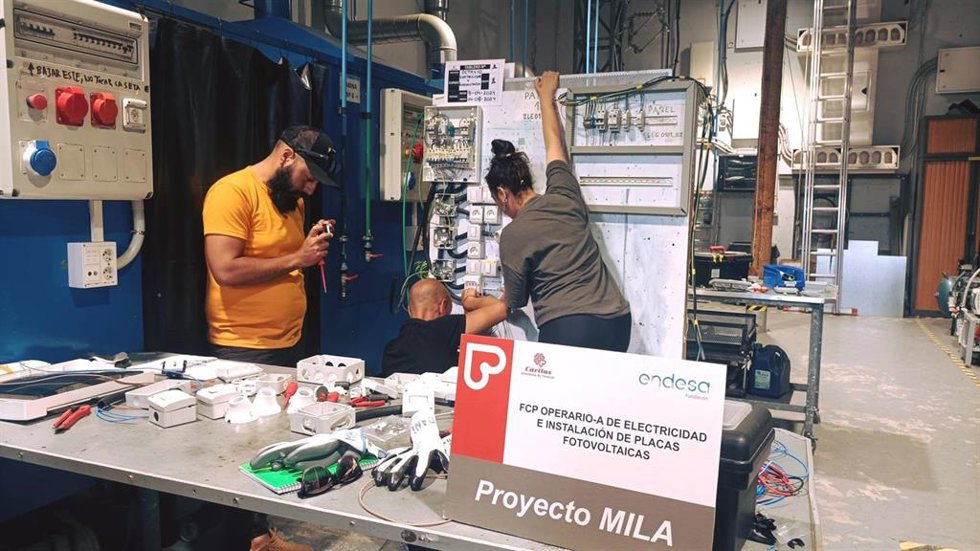 Alumnos participantes en el proyecto 'Mila', de Fundación Endesa y Cáritas Diocesana de Tenerife