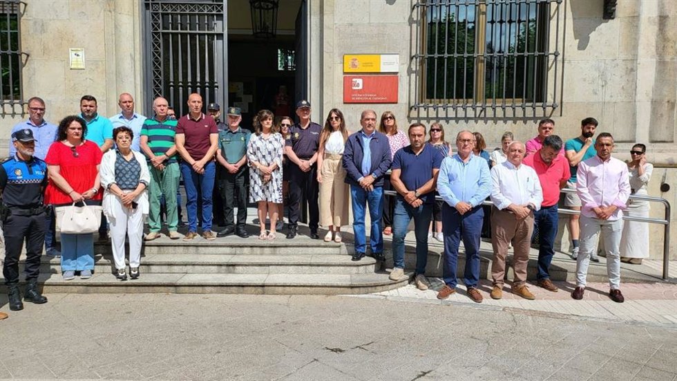 Minuto de silencio en la Subdelegación del Gobierno en León.