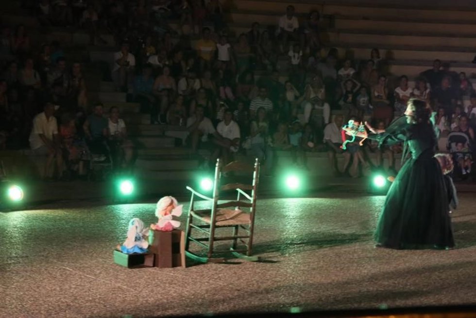 Un momento de un espectáculo circense como imagen de recurso.
