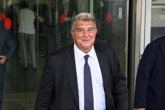 El presidente del FC Barcelona, Joan Laporta, a su salida de declarar como testigo por presunta estafa vinculada al CF Reus Deportiu, ante la Ciutat de la Justícia, a 15 de julio de 2024, en Barcelona, Catalunya (España). La titular del Juzgado de Instruc