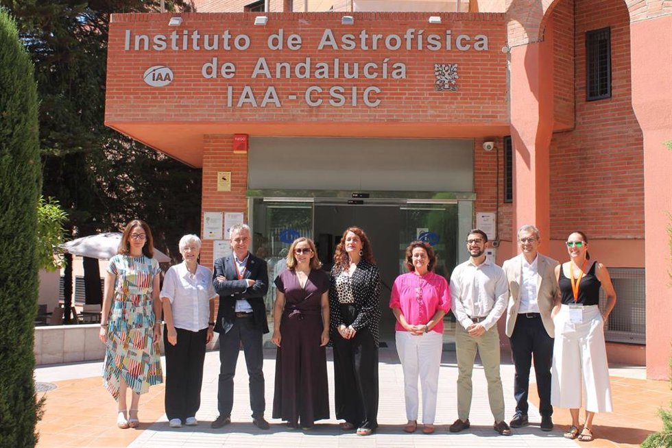 La presidenta del CSIC, Eloísa del Pino, ha asistido este lunes en Granada a la inauguración de la XVI Reunión Científica de la Sociedad Española de Astronomía.