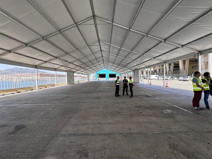 Carpa instalada en el Puerto de Melilla