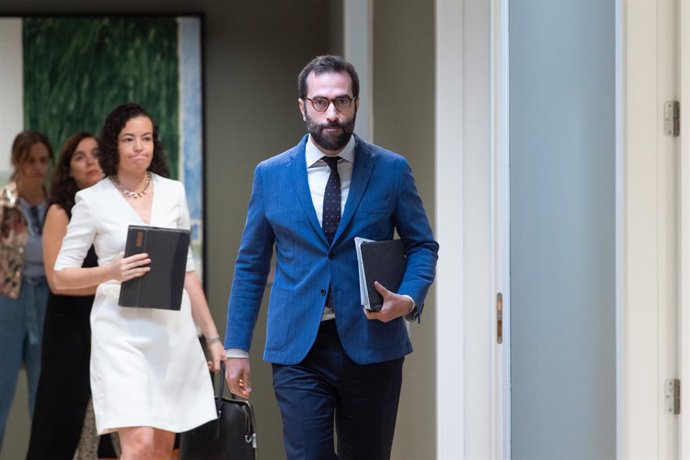 El ministro de Economía, Comercio y Empresa, Carlos Cuerpo,   a su llegada a una reunión en la sede del Ministerio, a 15 de julio de 2024, en Madrid (España)