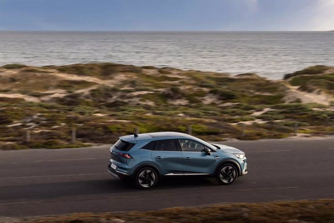 Renault abre los pedidos de su nuevo Symbioz E-Tech full hybrid, desde 33.360 euros.