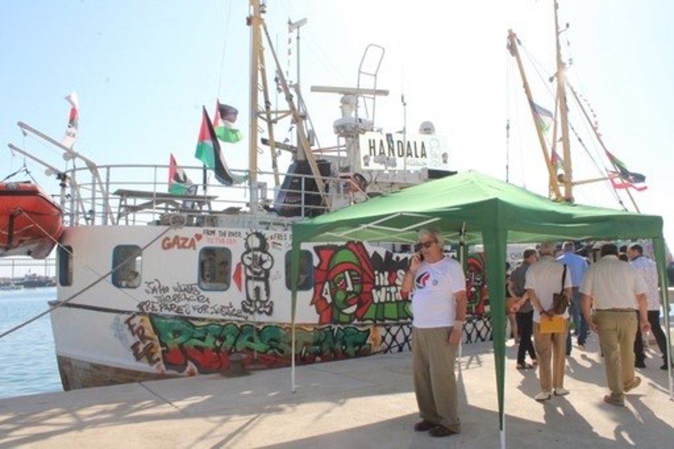 Un barco de ayuda humanitaria atraca en Dénia para "denunciar el genocidio de Israel en Palestina"