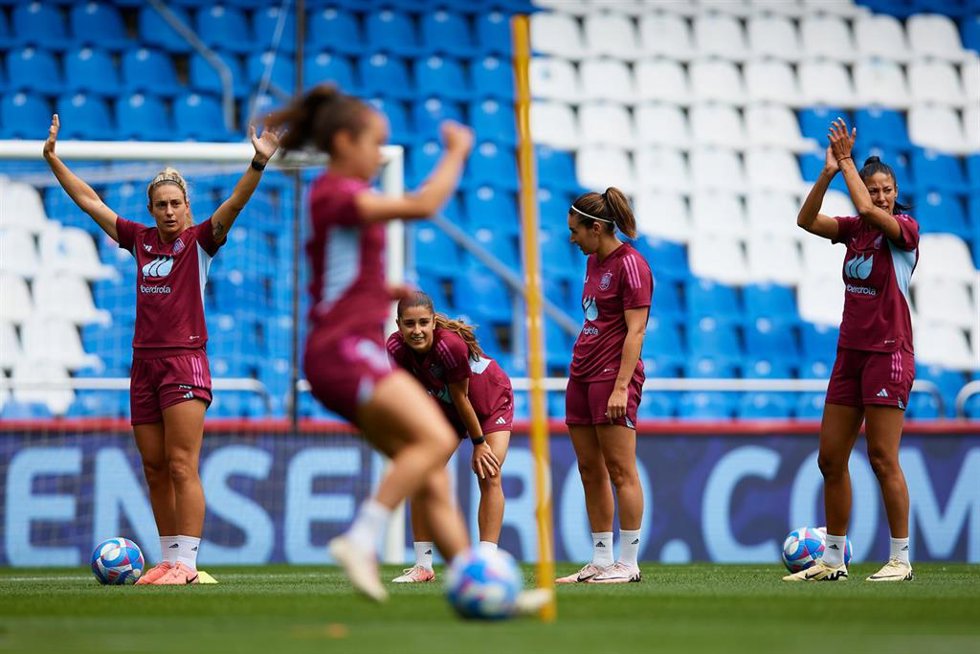 Las jugadoras de la selección entrenan en Riazor de cara al duelo ante Bélgica de la fase de clasificación de la Eurocopa de 2025