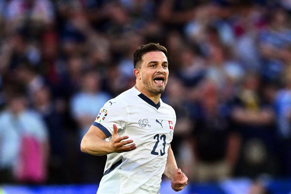 Xerdan Shaqiri celebra su gol ante Escocia en la Eurocopa de Alemania