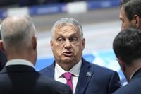 Más de 60 de eurodiputados denuncian el "abuso de poder" de Orbán y piden suspender su derecho a voto en la UE