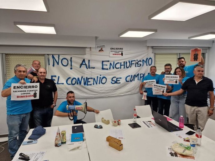 CCOO se encierra en la sede de Emproacsa.