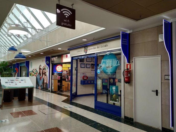 Administración de Loterías en el Centro Comercial Peñacastillo