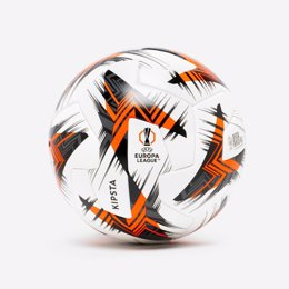 Kipsta presenta los balones oficiales de la Liga Europa y Conference League para 2024-25.