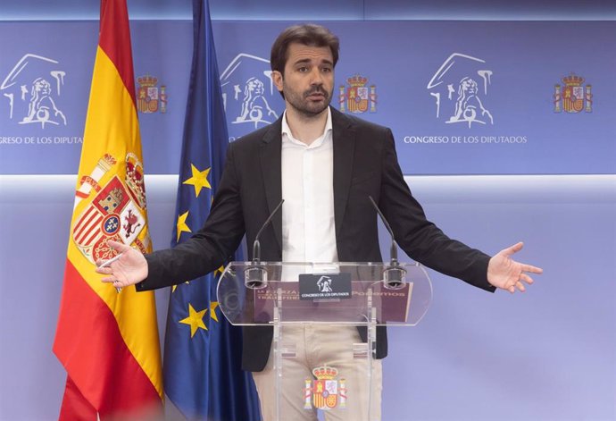 El portavoz de Podemos en el Congreso, Javier Sánchez Serna, durante una rueda de prensa anterior a la Junta de portavoces, en el Congreso de los Diputados, a 25 de junio de 2024, en Madrid (España).