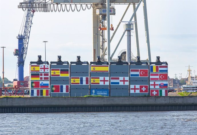 The eye-catching container installation in the Port of Hamburg forms the world's largest tournament bracket for the UEFA EURO 2024. Consisting of 28 containers, it is approximately 45 metres wide and 10 metres high.  