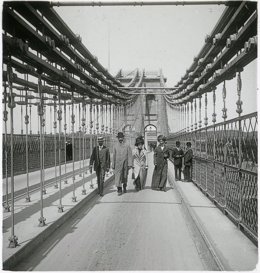 Puente colgante en Gales.