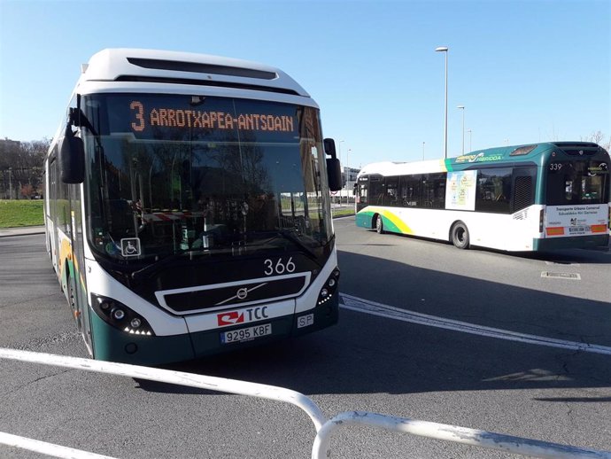 Archivo - Una villavesa del Transporte Urbano Comarcal