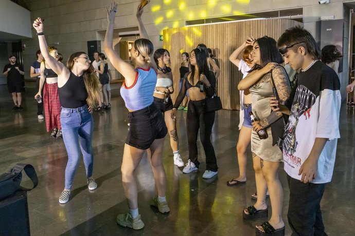 Arxiu - IVAM Estiu 2023 DJ Nin'a Jacaranda' + DJ Ariez