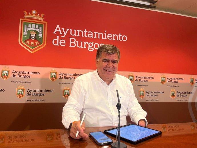 Manso durante  la rueda de prensa.