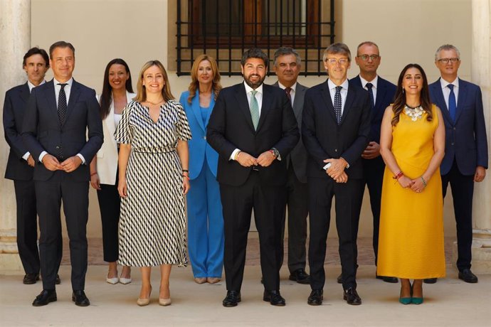 Foto de familia de los integrantes del Consejo de Gobierno