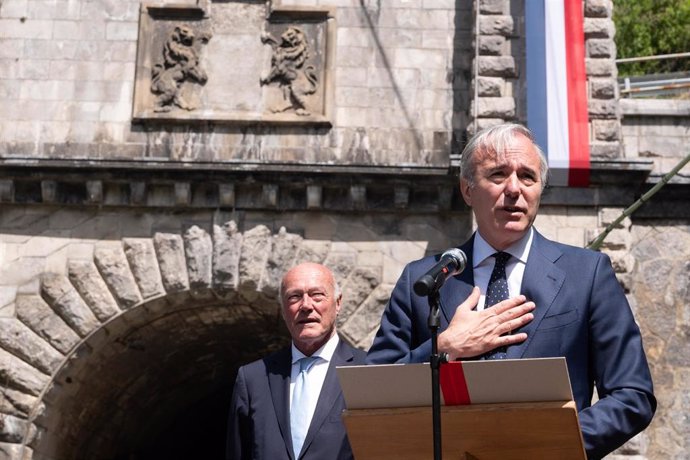 El presidente del Gobierno de Aragón, Jorge Azcón, y el presidente de la región francesa de Nueva Aquitania, Alain Rousset, en Canfranc.