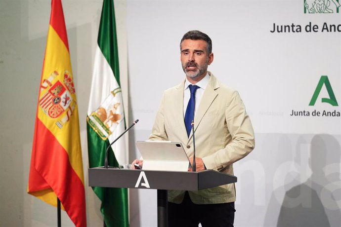 El consejero portavoz del Gobierno andaluz, Ramón Fernández-Pacheco, en la rueda de prensa tras el Consejo de Gobierno.